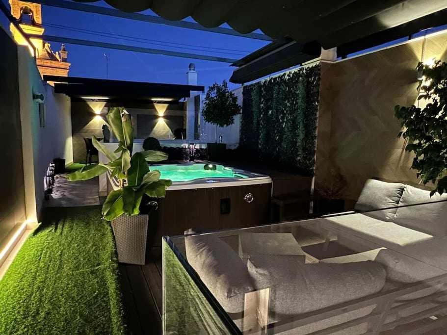 Elegant Duplex 3 Master Bedrooms And Private Sevilla Bagian luar foto