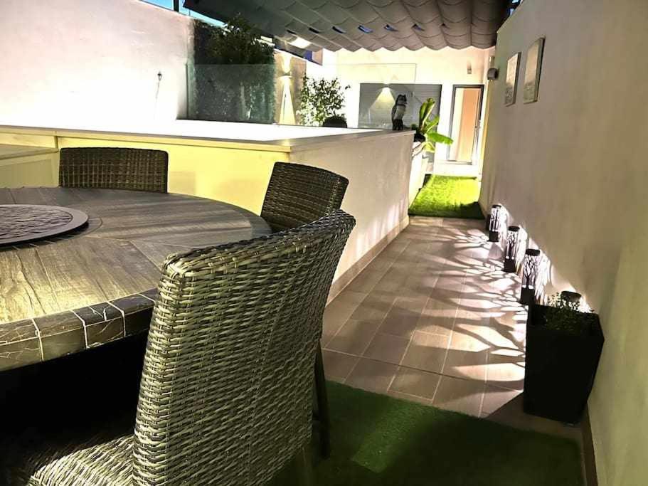 Elegant Duplex 3 Master Bedrooms And Private Sevilla Bagian luar foto