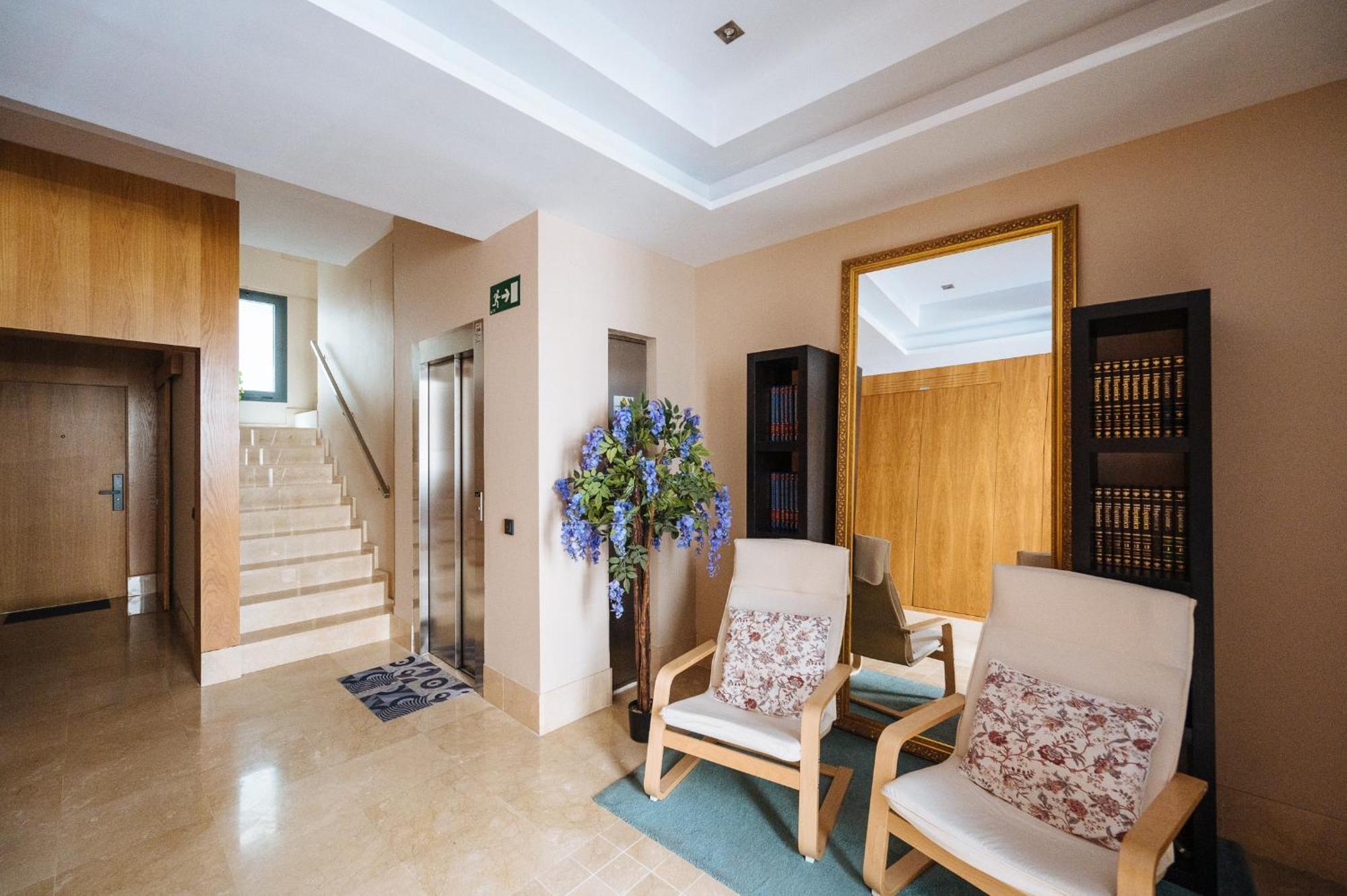 Elegant Duplex 3 Master Bedrooms And Private Sevilla Bagian luar foto