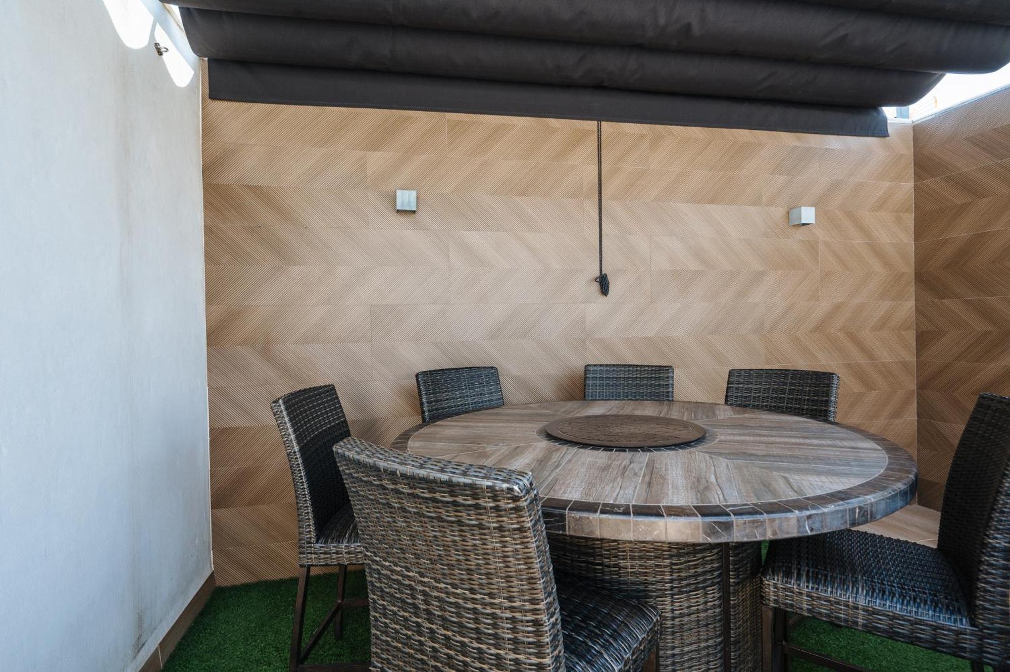 Elegant Duplex 3 Master Bedrooms And Private Sevilla Bagian luar foto