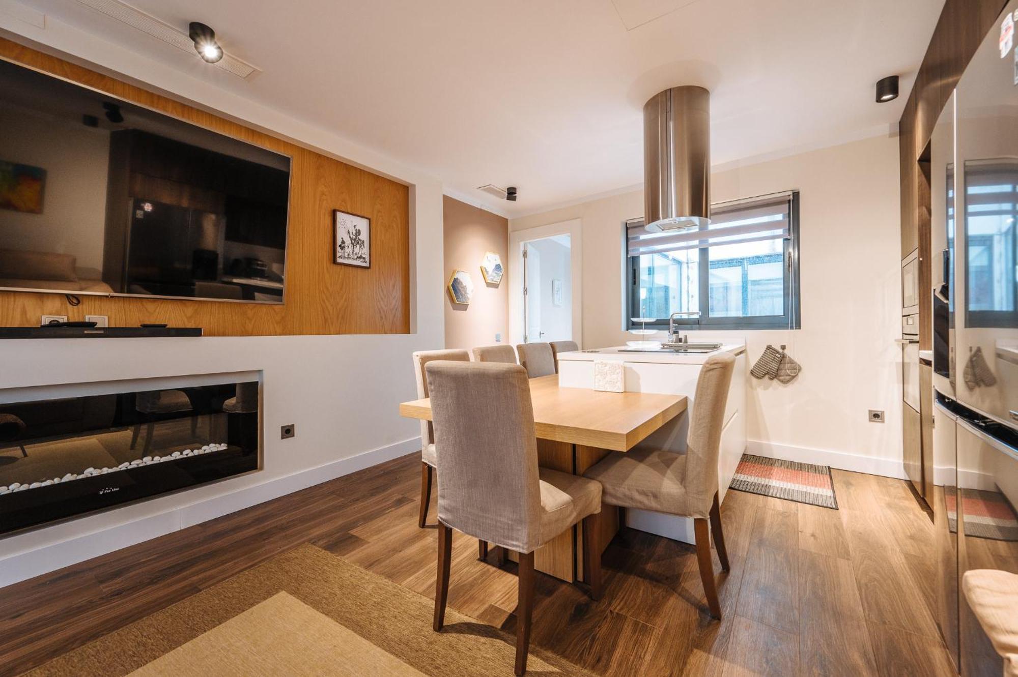 Elegant Duplex 3 Master Bedrooms And Private Sevilla Bagian luar foto