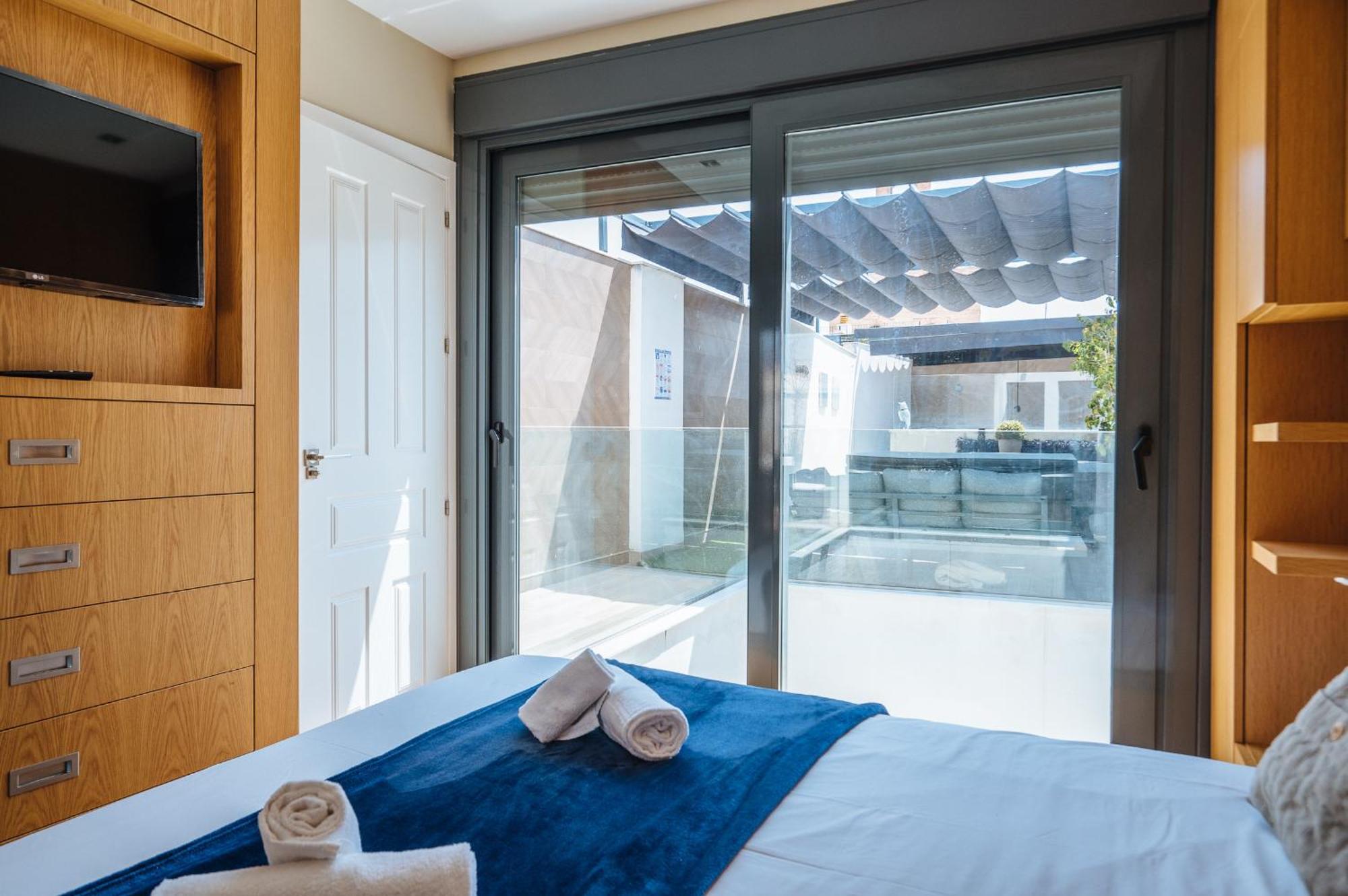 Elegant Duplex 3 Master Bedrooms And Private Sevilla Bagian luar foto